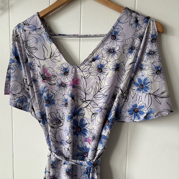 Ricki's Floral V-Neck Top | Size Large - Picture 3 of 9